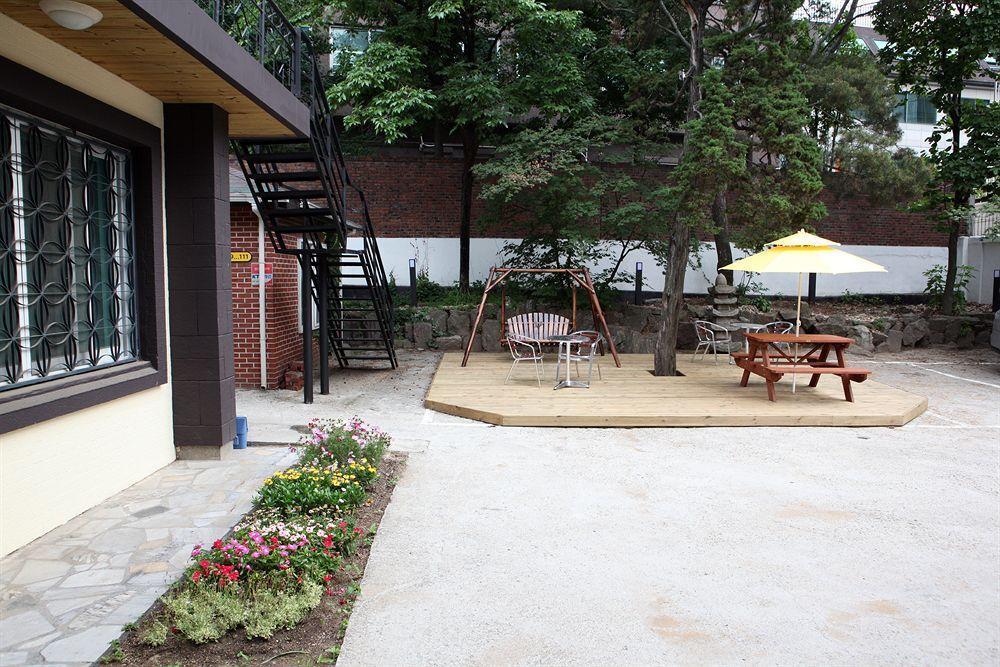 24 Guesthouse Namsan Garden Séoul Extérieur photo