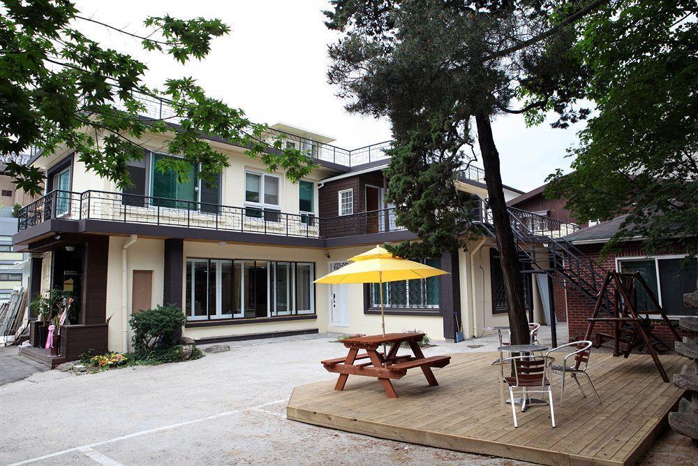 24 Guesthouse Namsan Garden Séoul Extérieur photo