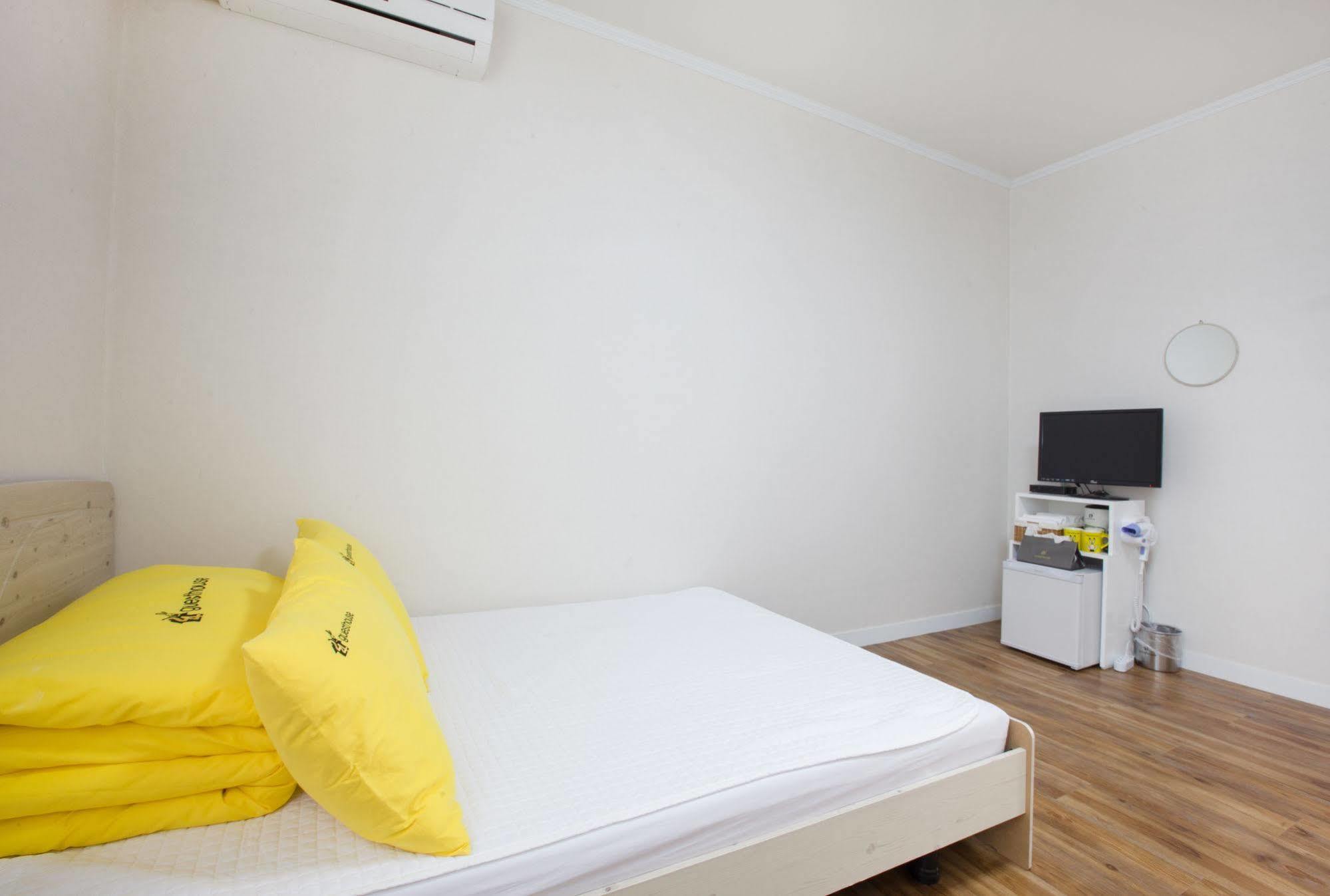24 Guesthouse Namsan Garden Séoul Extérieur photo